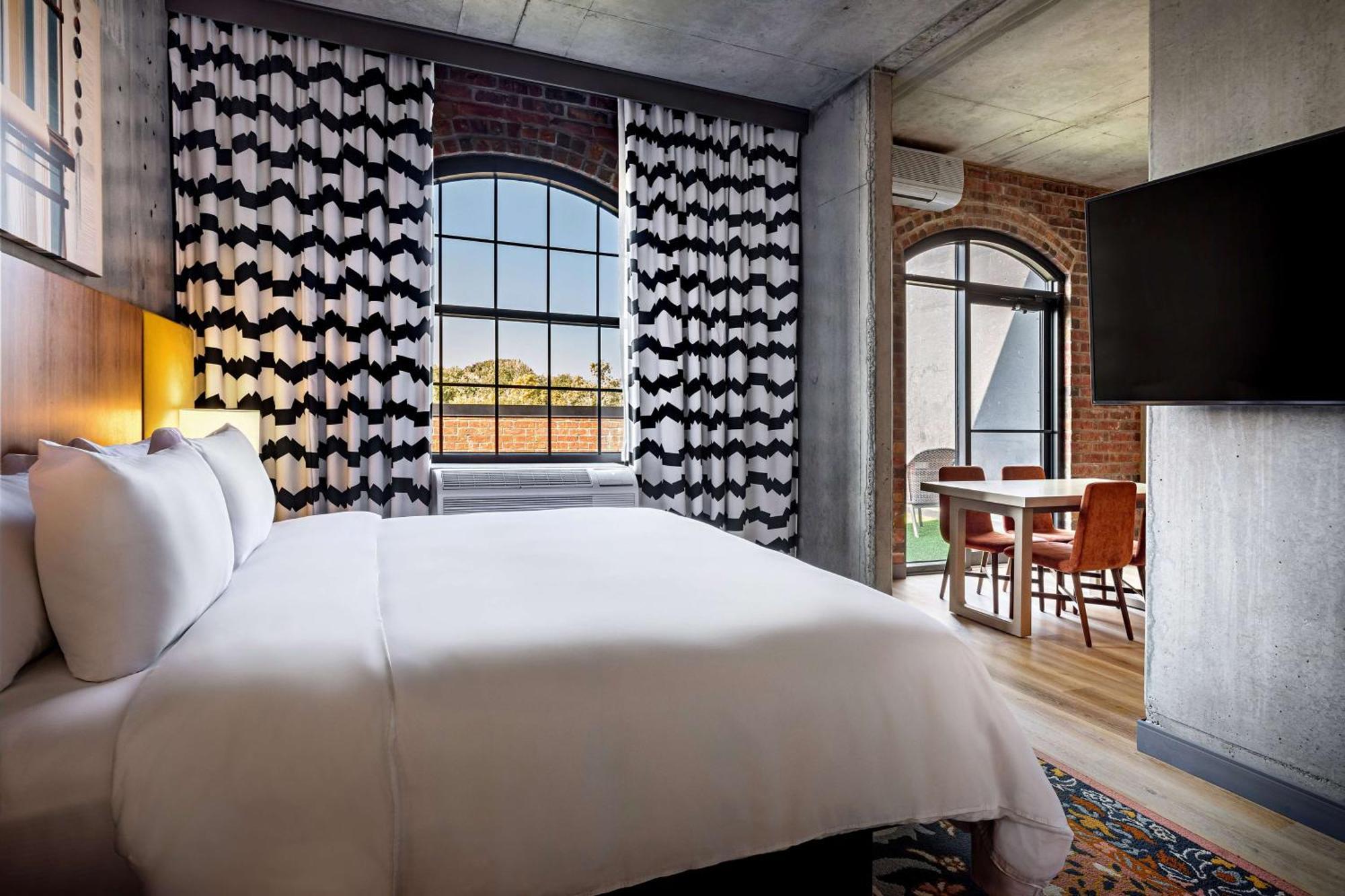 The Loom Hotel, Tapestry Collection By Hilton Warwick Exterior photo
